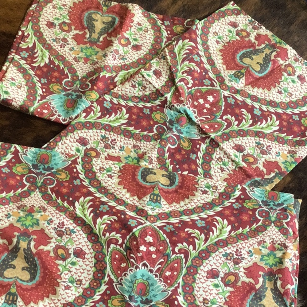 Pottery Barn NWOT Full-Queen Red Darcy Set